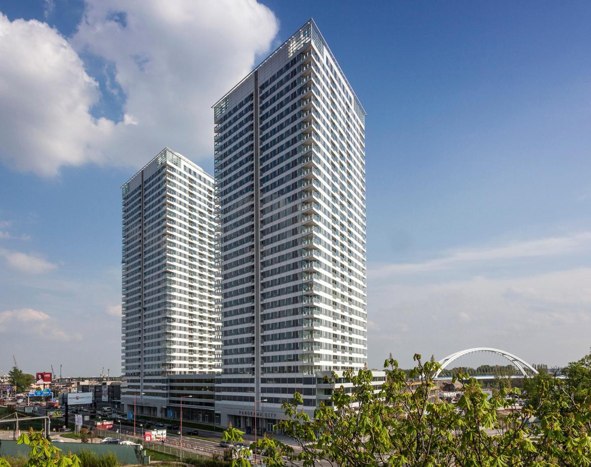 Sag Panorama City Free Parking Bratislava Bagian luar foto